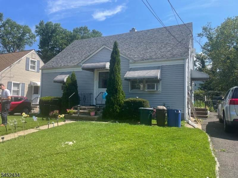 209 Linden Ave - Photo 1