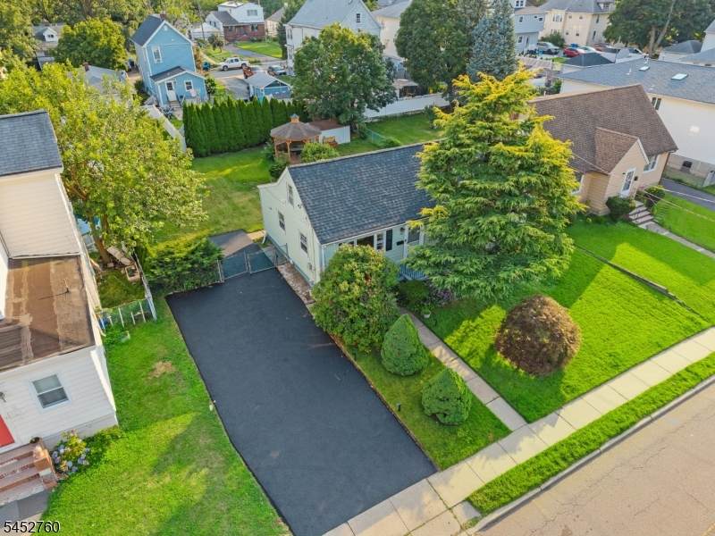 343 Delawanna Ave - Photo 1