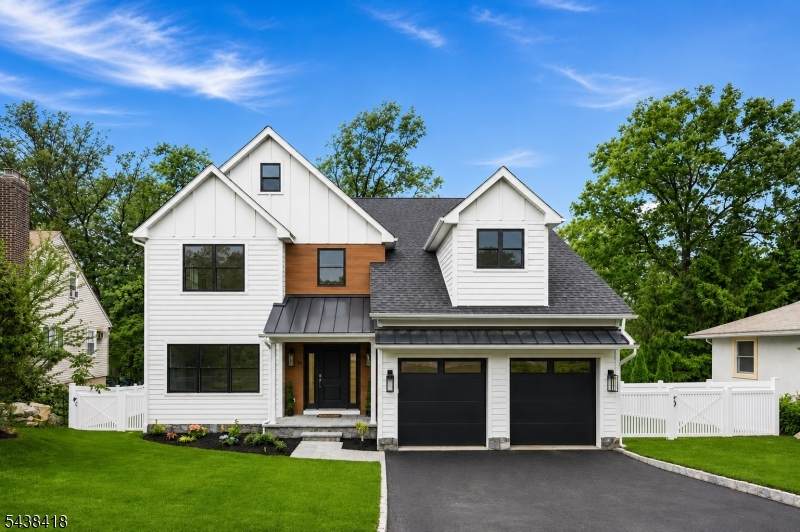35 Sycamore Ave - Photo 1