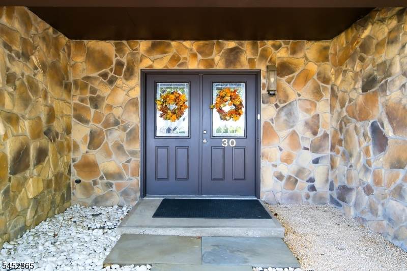 30 Wedgewood Dr - Photo 1