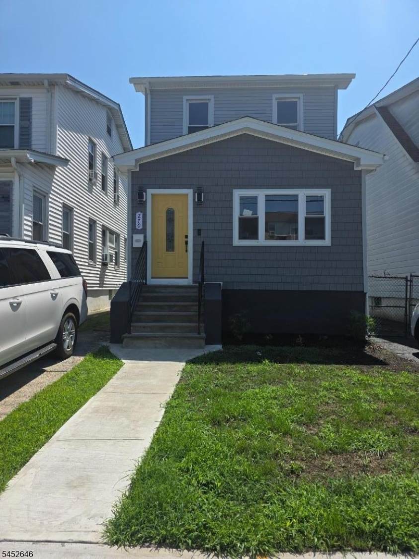 270 40Th St - Photo 1