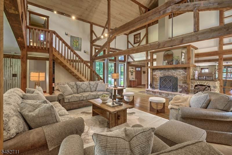 312 Old Farm Rd - Photo 1