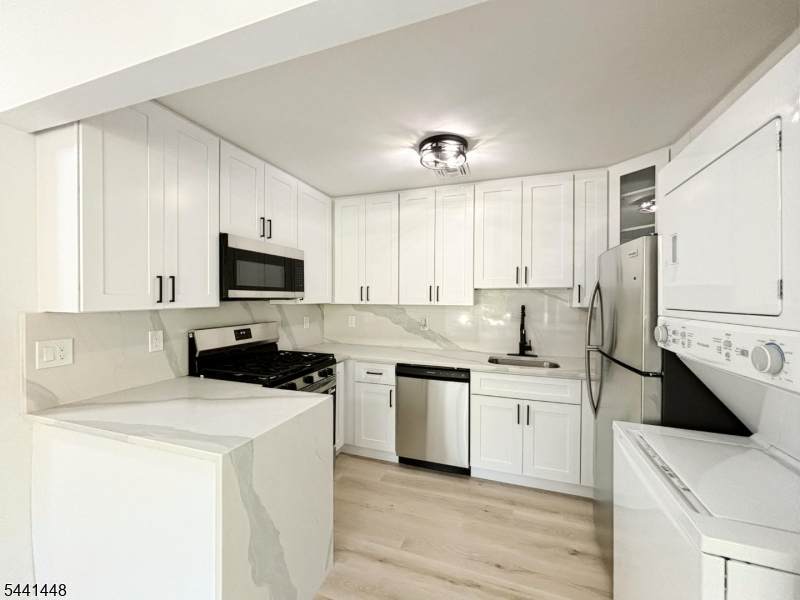 135 Falcon Ridge Way - Photo 1