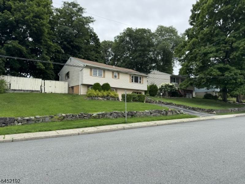 20 Pearl Pl - Photo 1