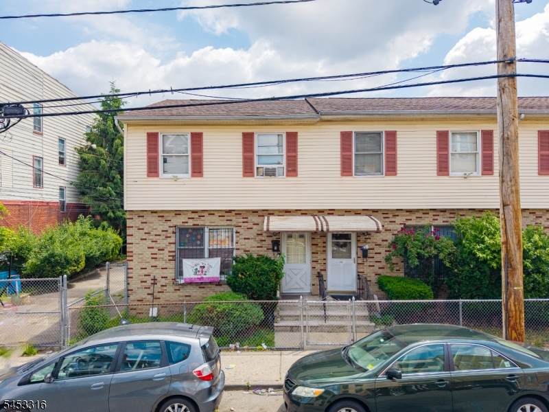 265 Rosa Parks Blvd - Photo 1