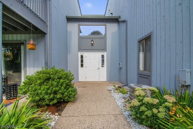 252 Drake Ln - Photo 1