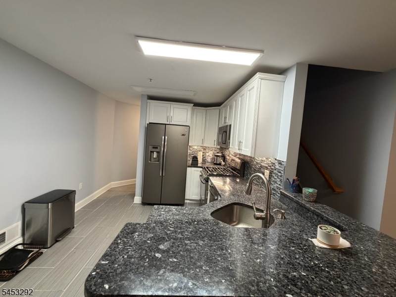 https://bt-photos.global.ssl.fastly.net/gsmls/orig_boomver_1_4046388-2.jpg