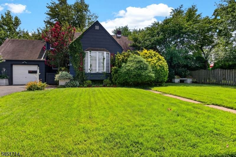 510 Cook Ave - Photo 1