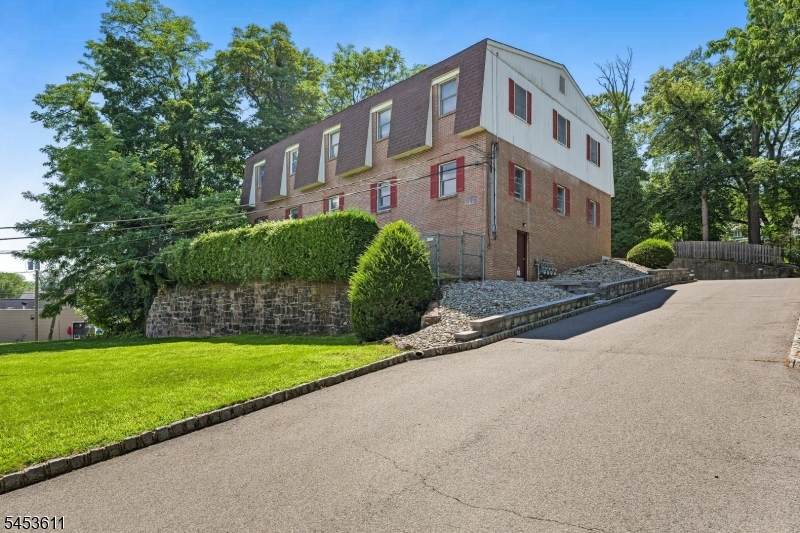 917 Mountain Avenue - Photo 1