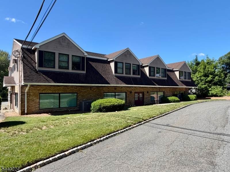 7 Oak Ridge Rd - Photo 1