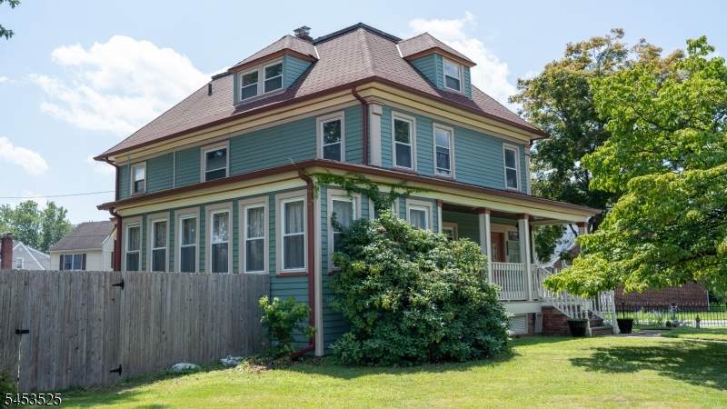 288 Paterson Ave - Photo 1