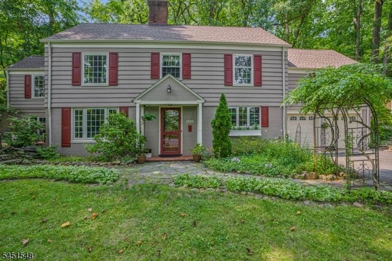 173 Hillcrest Rd - Photo 1