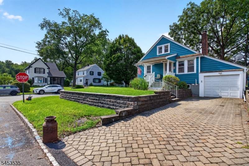1 Perry Pl - Photo 1