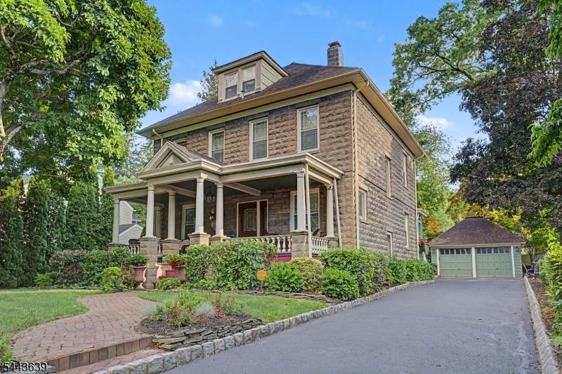11 Willow St - Photo 1