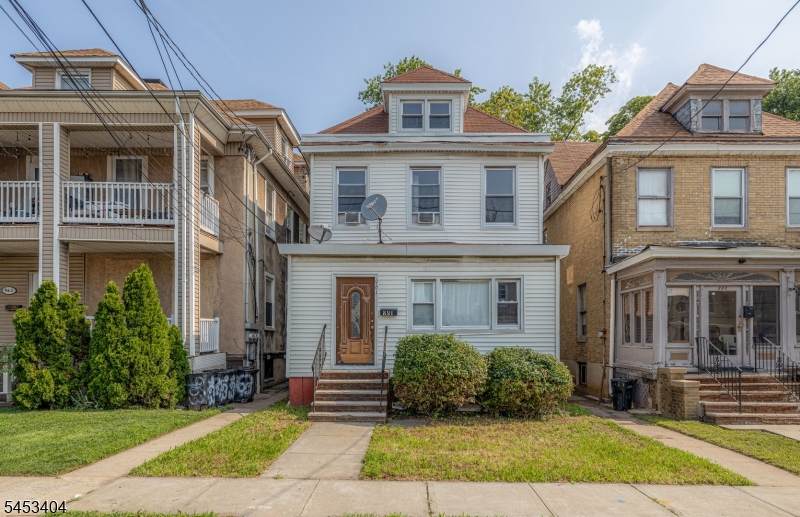 961 Lafayette St - Photo 1