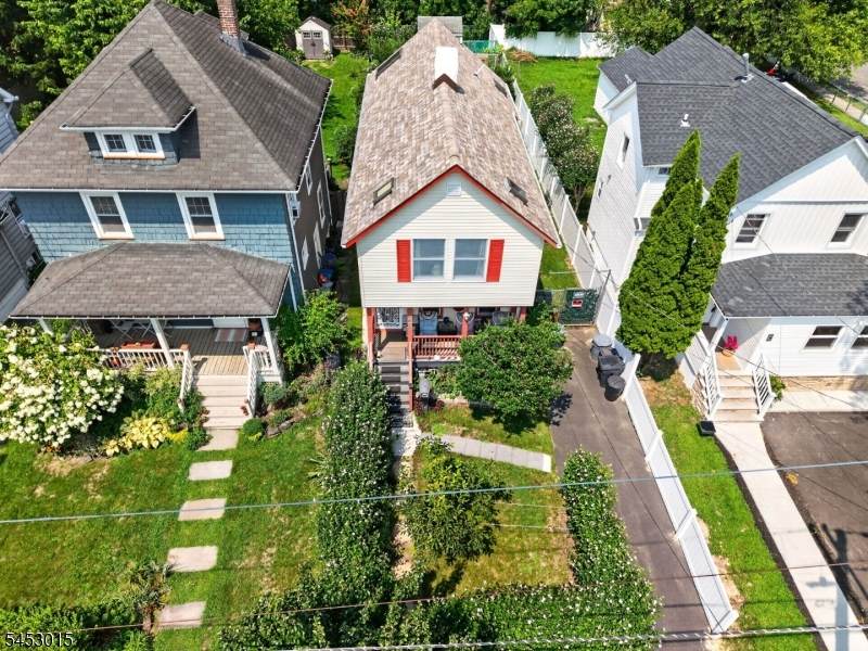 504 W Broad St - Photo 1