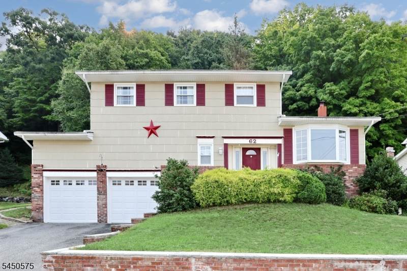 62 Molinari Dr - Photo 1