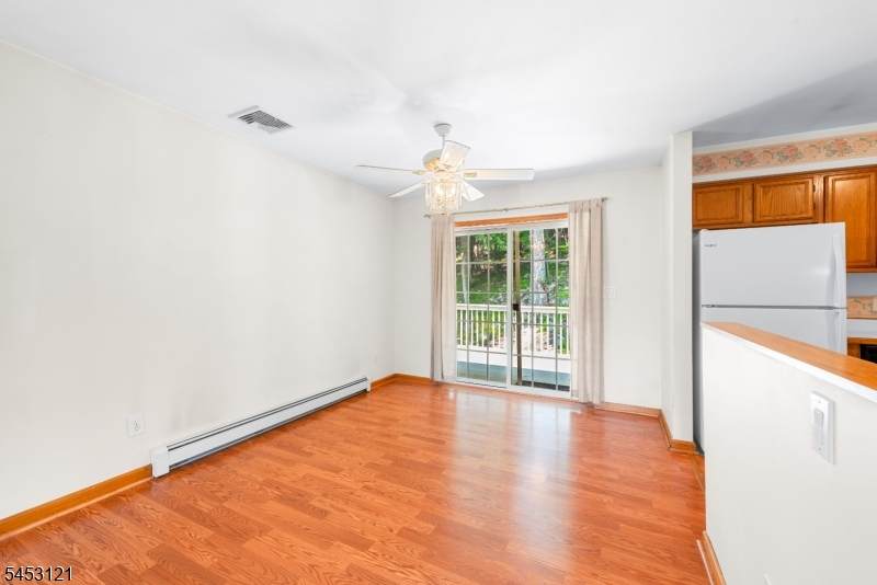 https://bt-photos.global.ssl.fastly.net/gsmls/orig_boomver_1_4046875-2.jpg