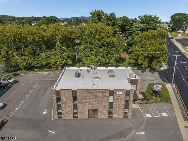 481 Memorial Pkwy - Photo 1