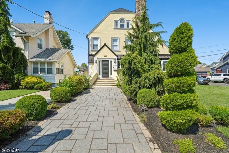 877 Park Ave - Photo 1