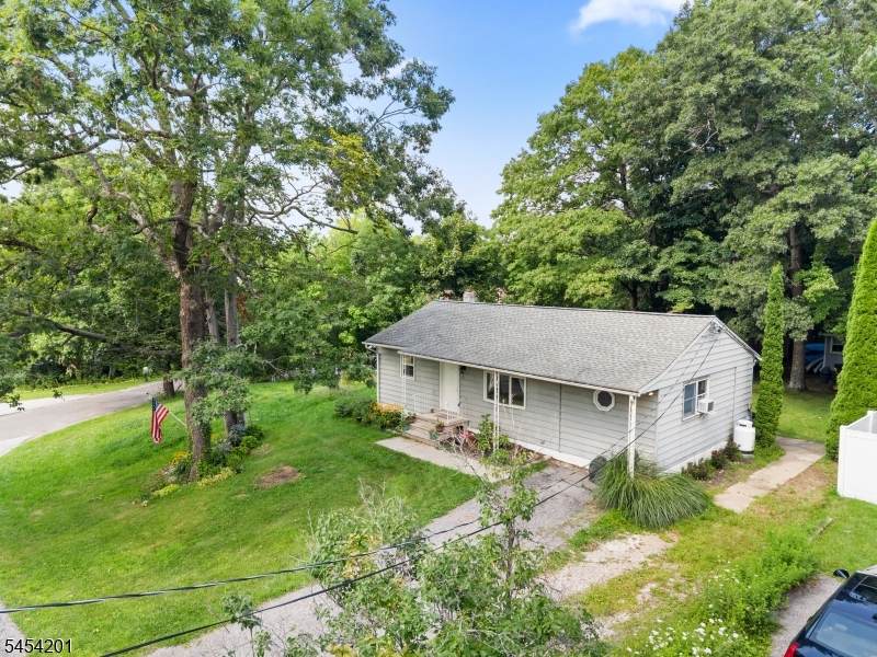 1 Ridgeview Ct - Photo 1