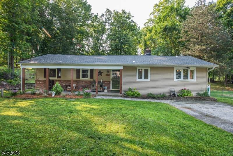 904 Crest Rd - Photo 1
