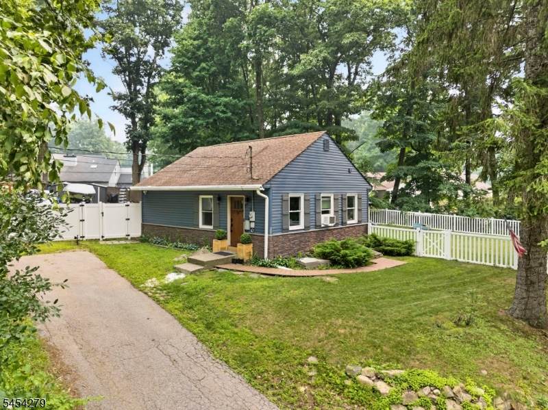 532 Glen Rd - Photo 1