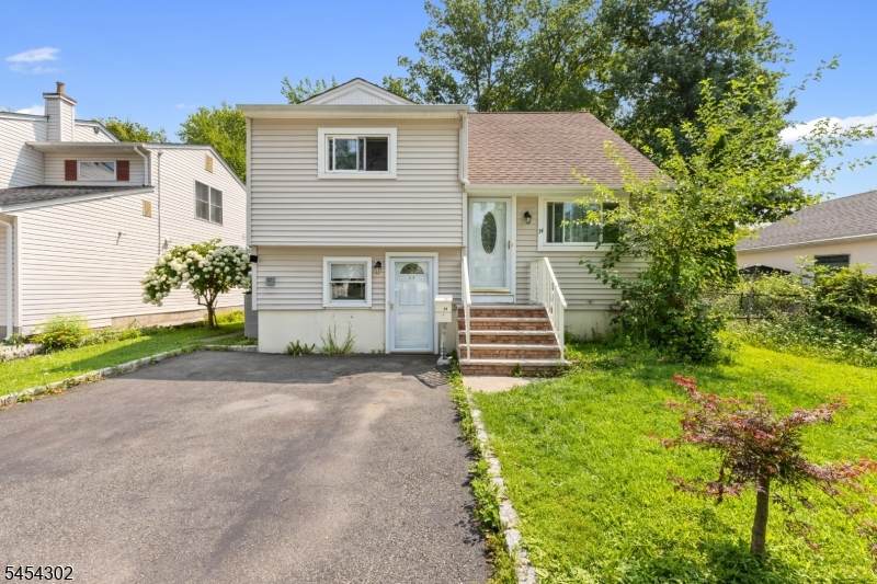 34 Roosevelt Ave - Photo 1