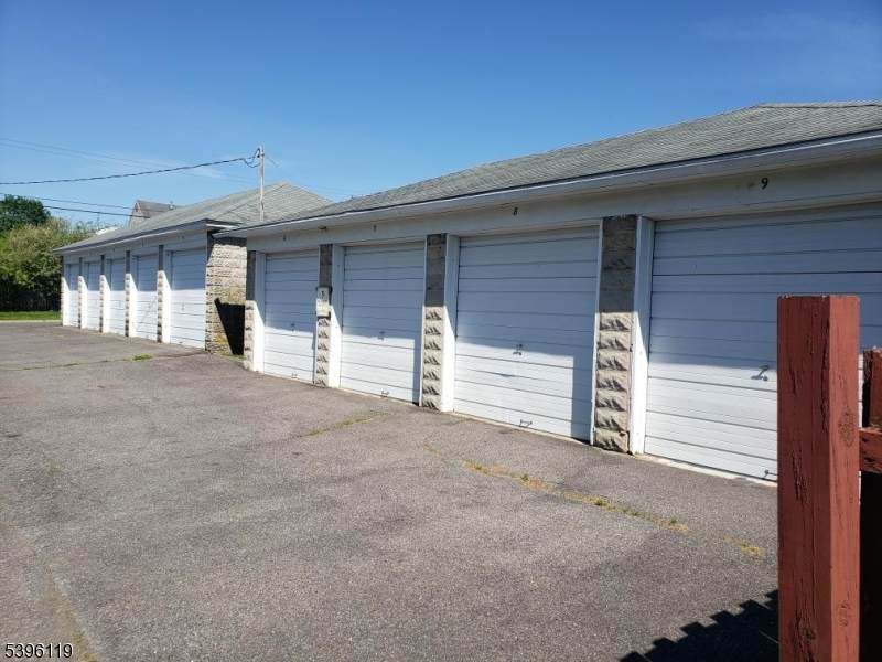 1511 Warren St - Photo 1