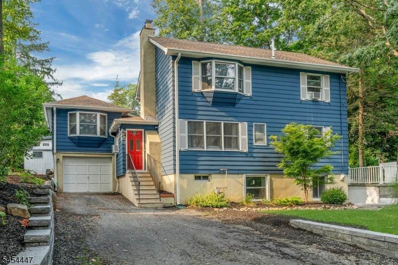 416 Lakeview Ave - Photo 1