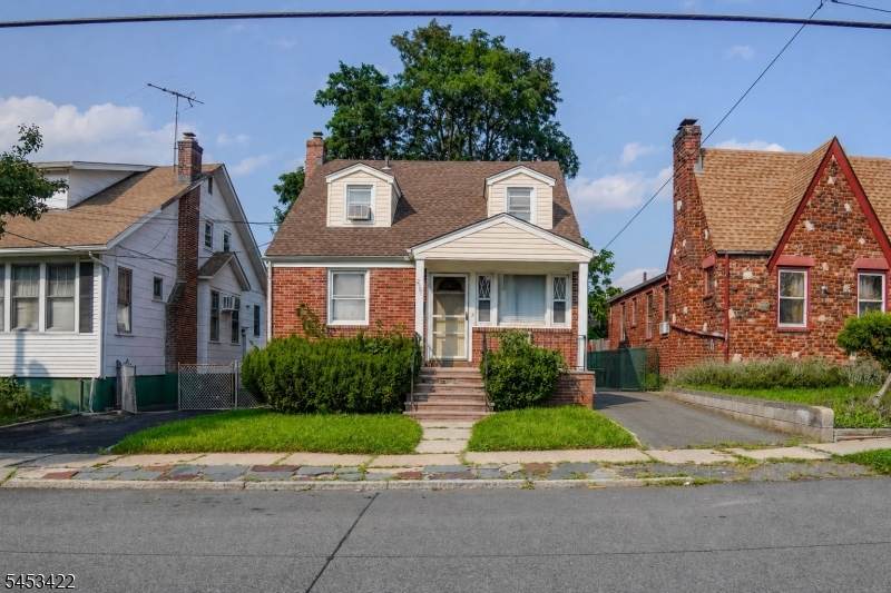 2031 Gless Ave - Photo 1