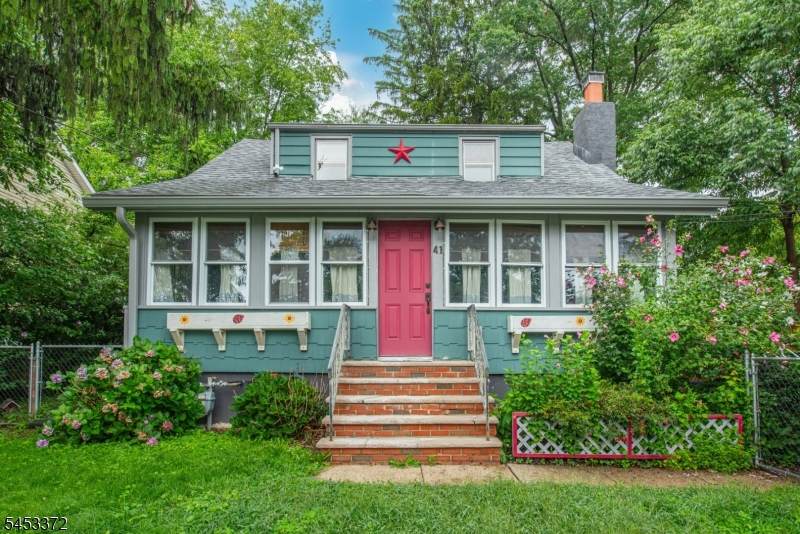 41 Dacotah Ave - Photo 1