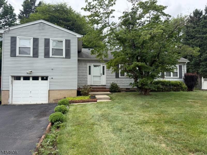 652 Holly Ln - Photo 1