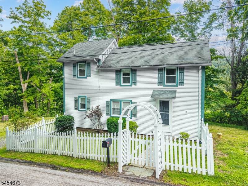 15 Laceytown Rd - Photo 1