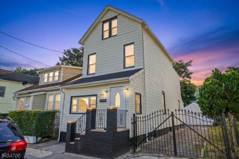 359 S 18Th St - Photo 1