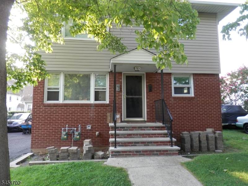 331 Boxwood Ct - Photo 1