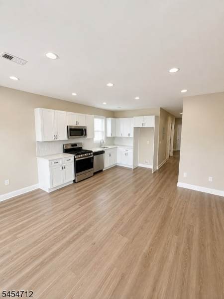 923 Kenneth Ave - Photo 1