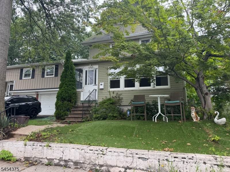 221 E 10Th Ave - Photo 1