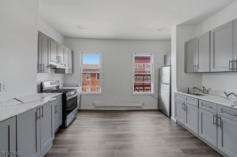 76 Market St - Photo 1
