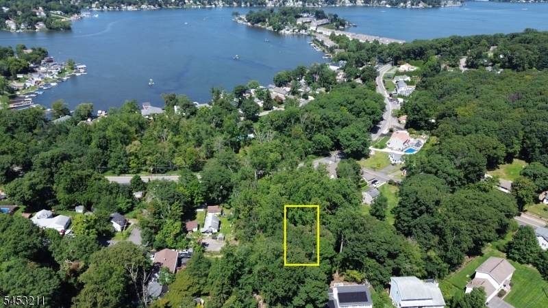 66 Iroquois Ave - Photo 1