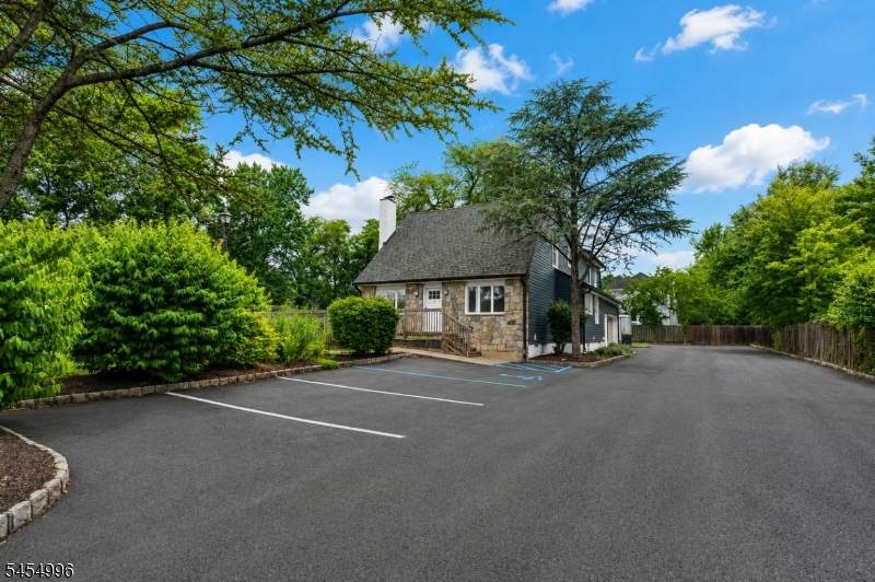 11 Mountain Blvd - Photo 1
