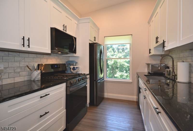 816 Spruce Hills Dr - Photo 1