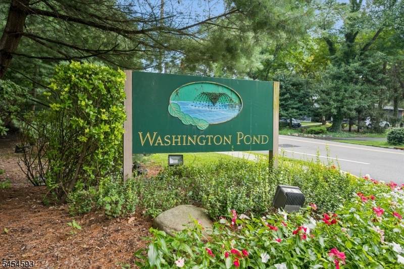 300 Pond Ct - Photo 1