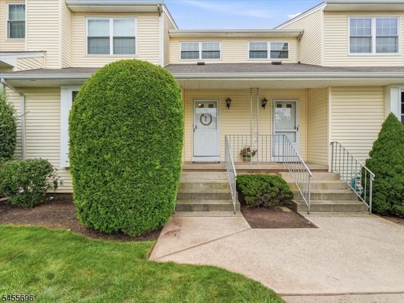 74 Freemont Ct - Photo 1