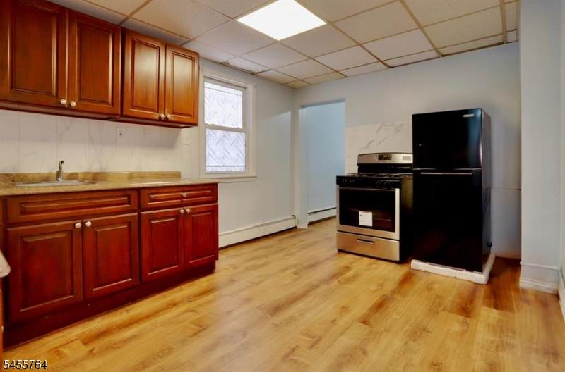 5 Salter Pl - Photo 1