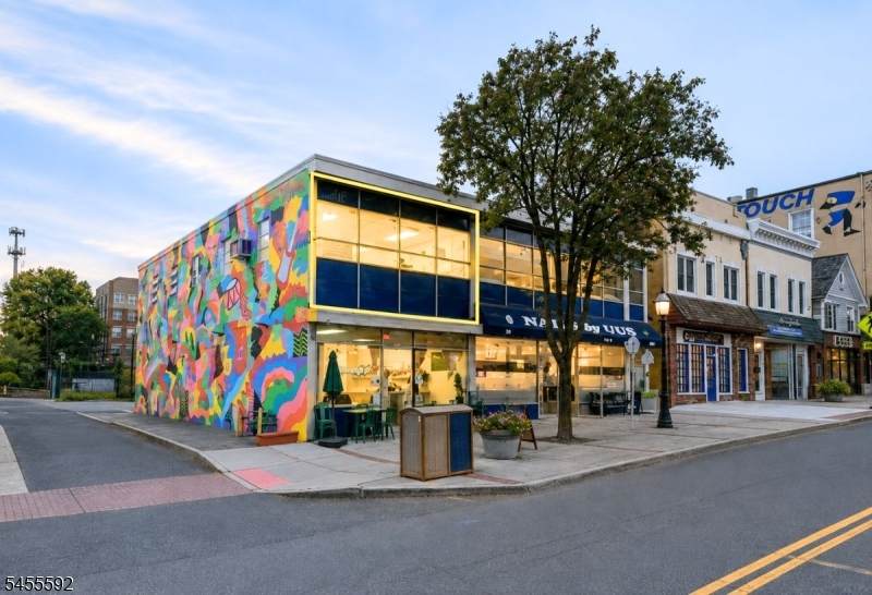 385 Main St - Photo 1