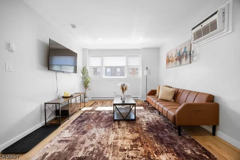 33 Adams St - Photo 1