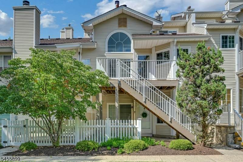 31 Academy Court - Photo 1