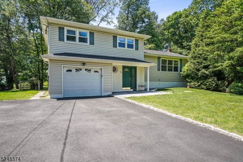 15 Mansfield Ct - Photo 1