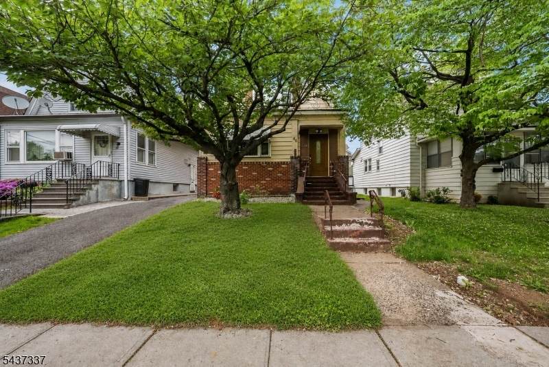 86 Curie Ave - Photo 1